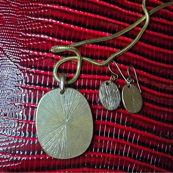 Amber Pendant Necklace and Earring Set - Picture 2 of 8